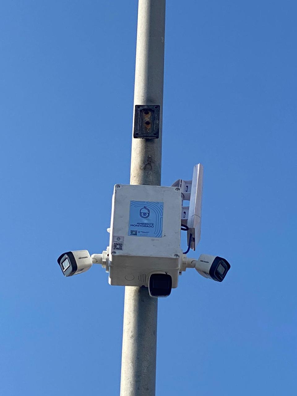 Câmeras Hikvision em poste